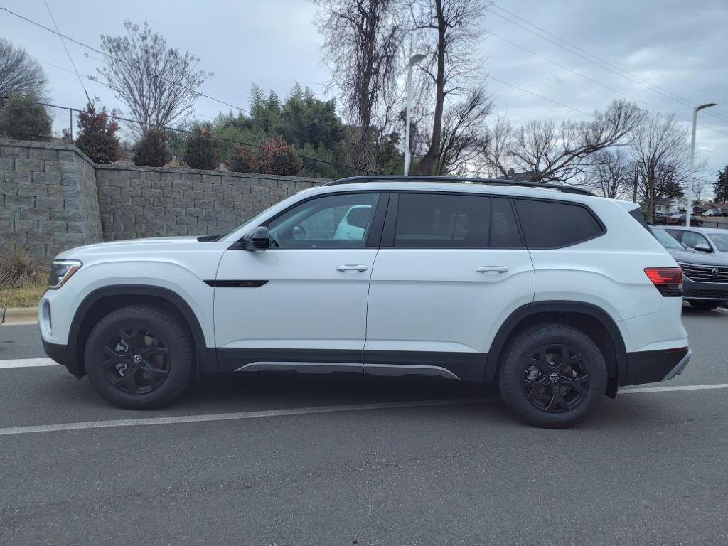 2025 Volkswagen Atlas Peak Edition photo 15