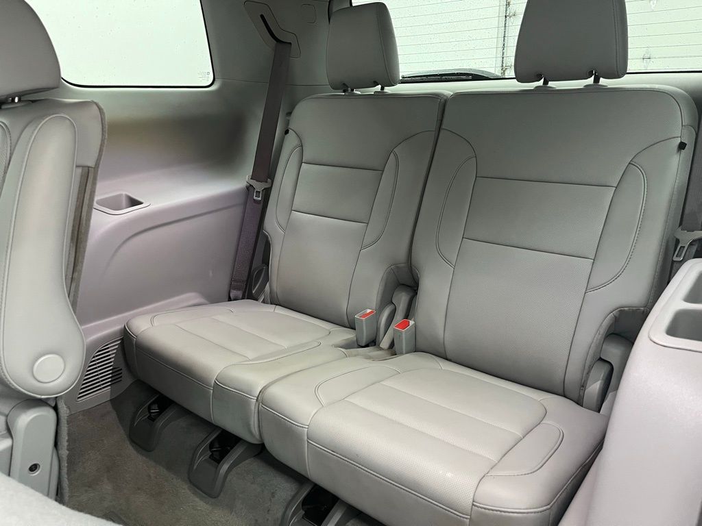 2023 Gmc Acadia SLT photo 31