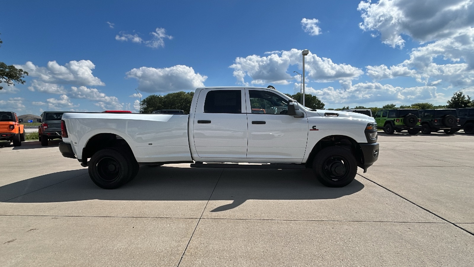 2025 Ram 3500 Tradesman photo 2