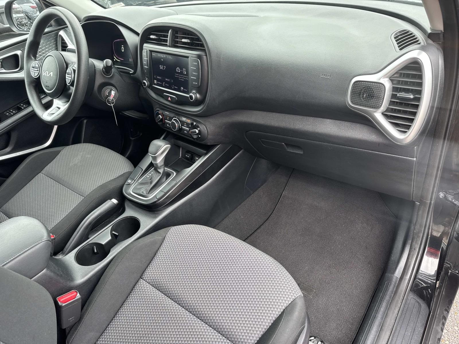 2023 Kia Soul LX photo 10