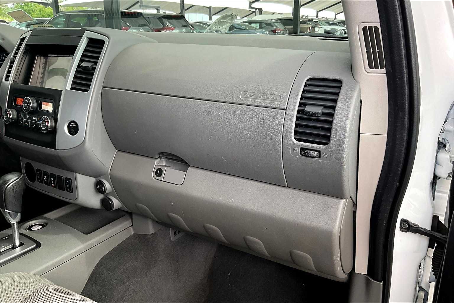 2021 Nissan Frontier SV photo 15