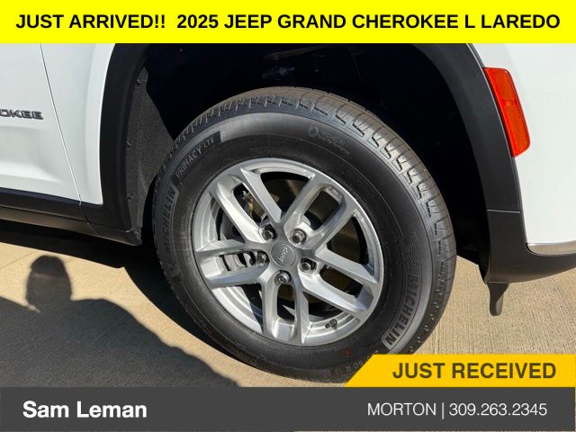 2025 Jeep Grand Cherokee Laredo X photo 4