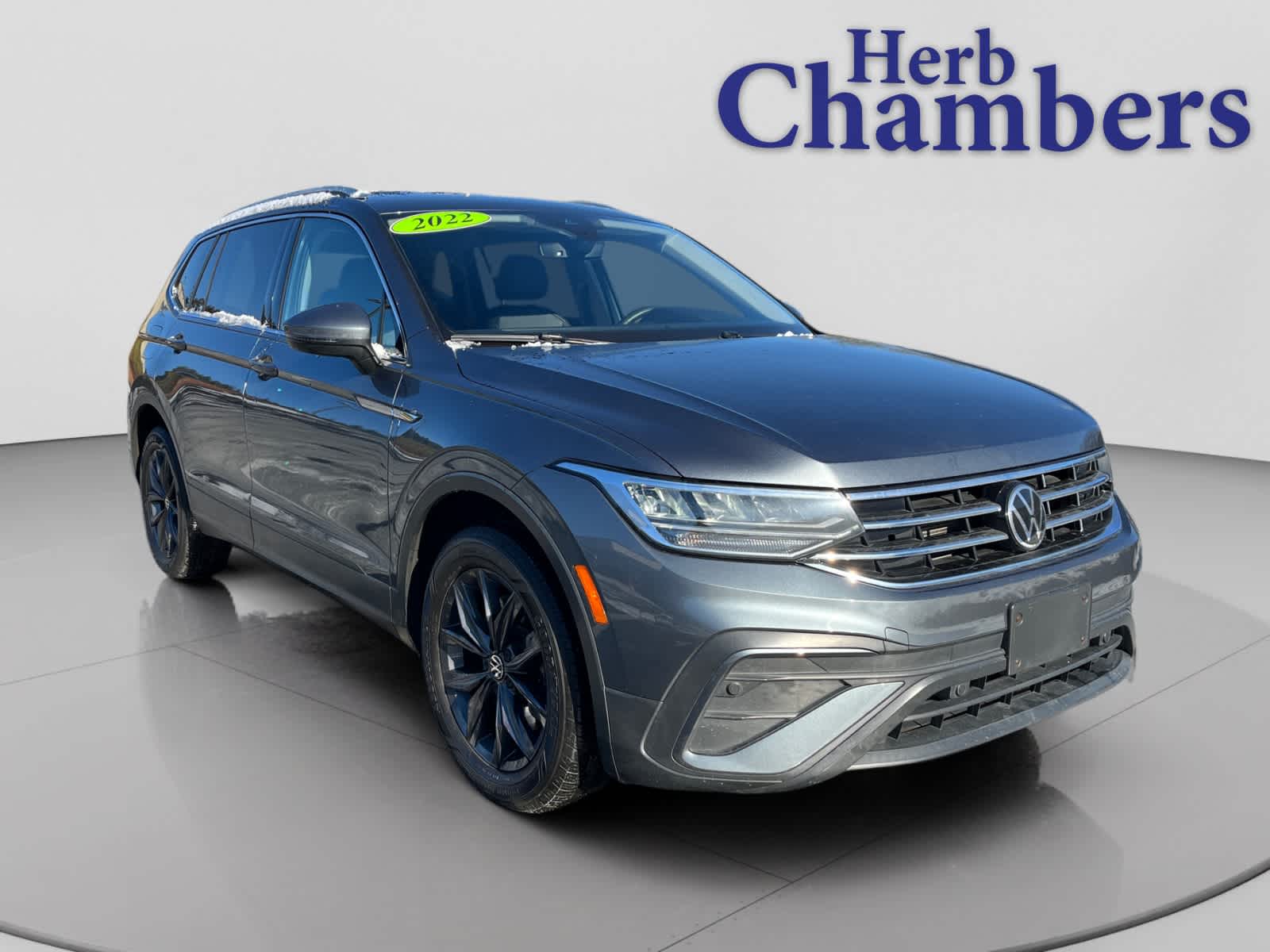 2022 Volkswagen Tiguan SE's photo