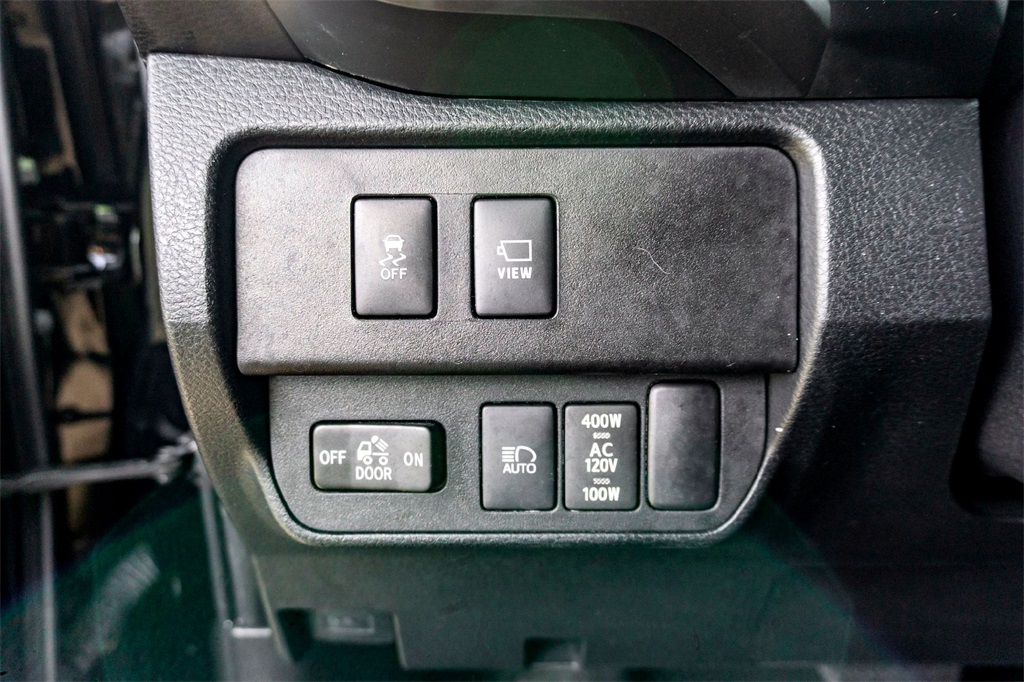 2023 Toyota Tacoma Limited photo 16