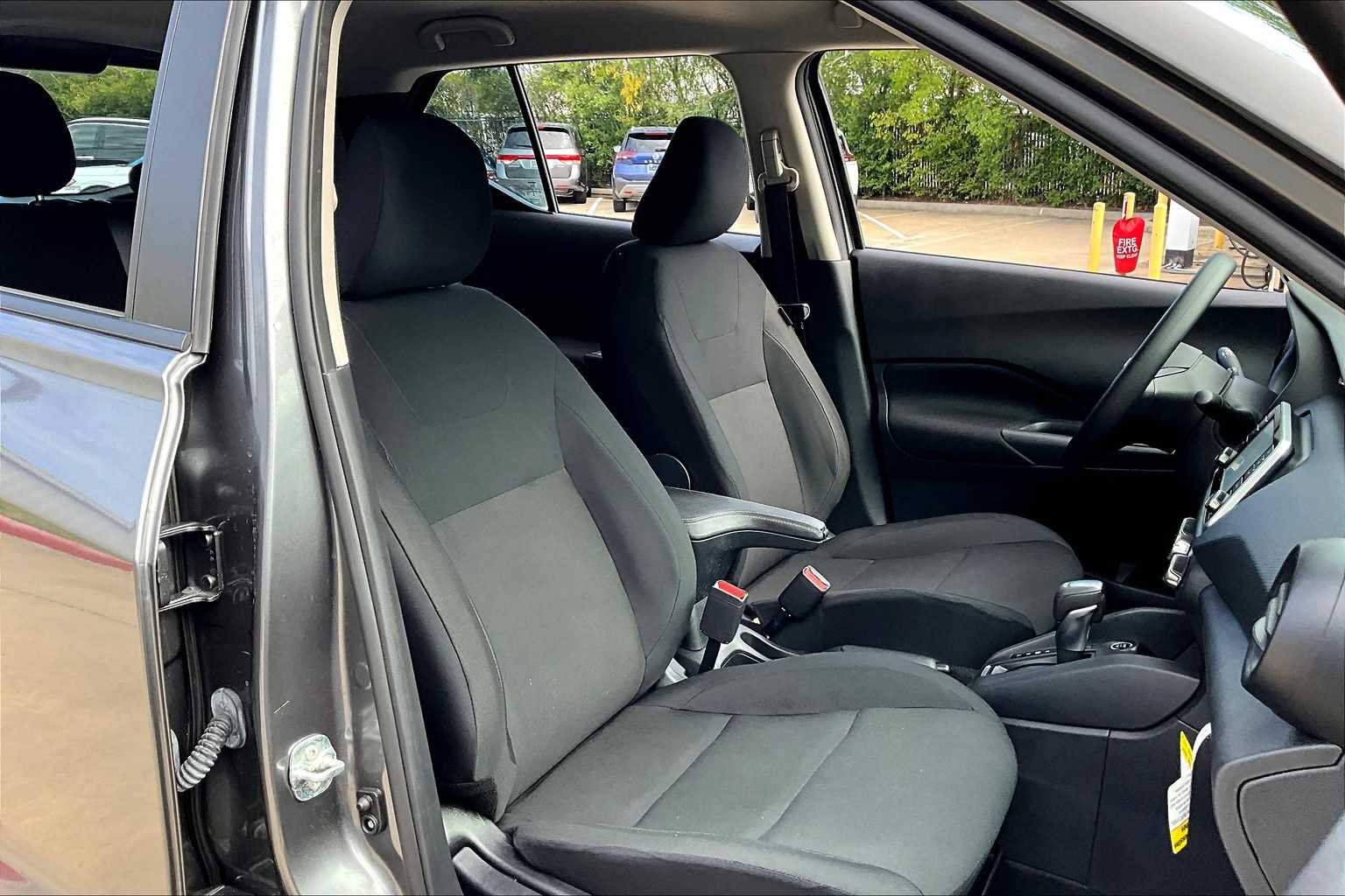 2024 Nissan Kicks S photo 8