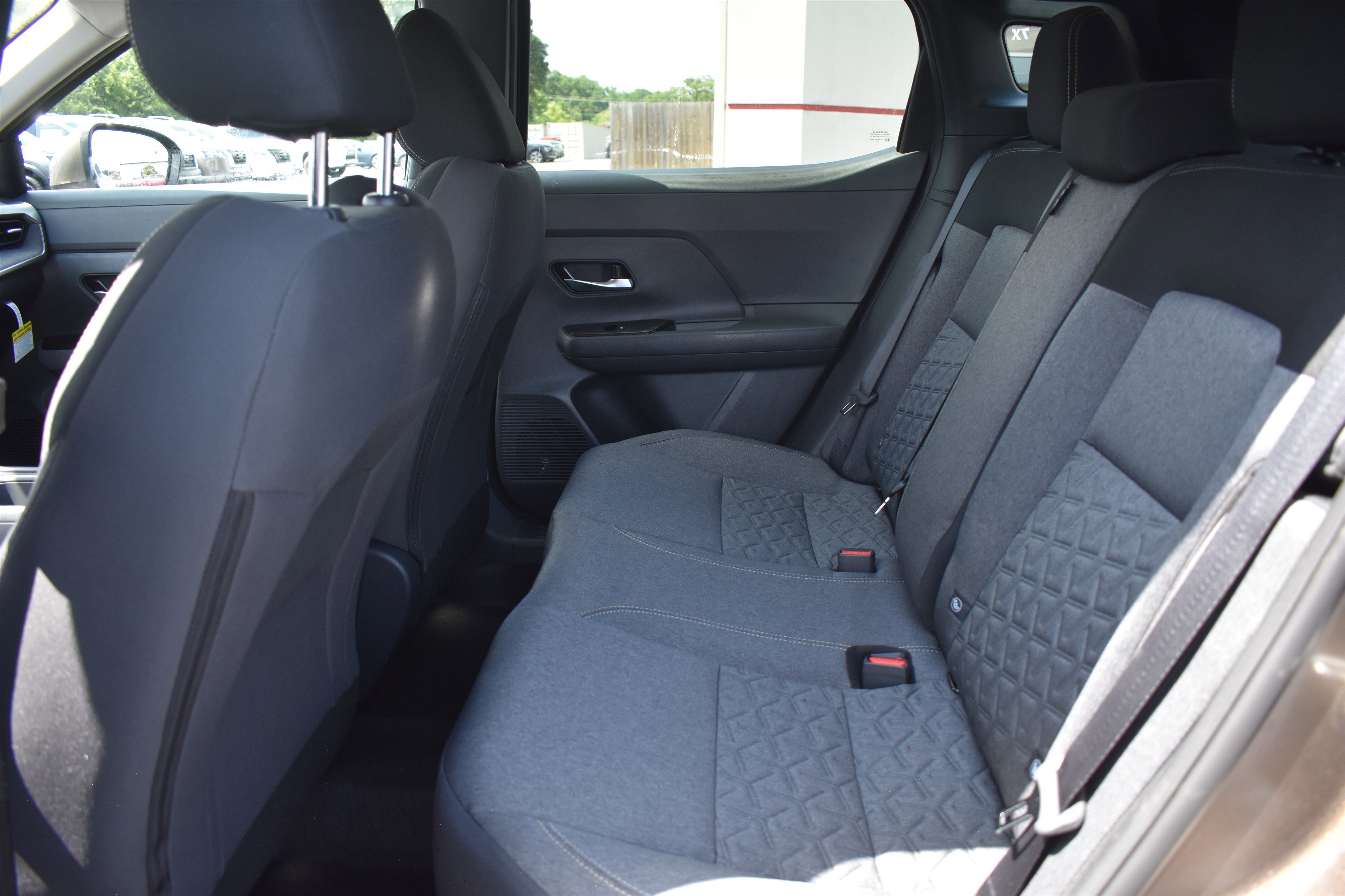 2025 Nissan Kicks SV photo 4