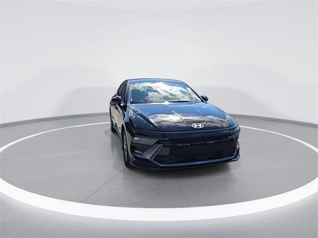 2025 Hyundai Sonata SE photo 3