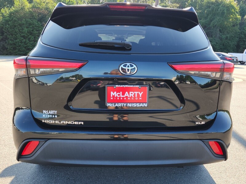 2021 Toyota Highlander XLE photo 4