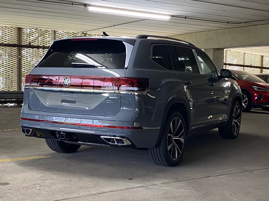 2025 Volkswagen Atlas SEL Premium R-Line photo 3
