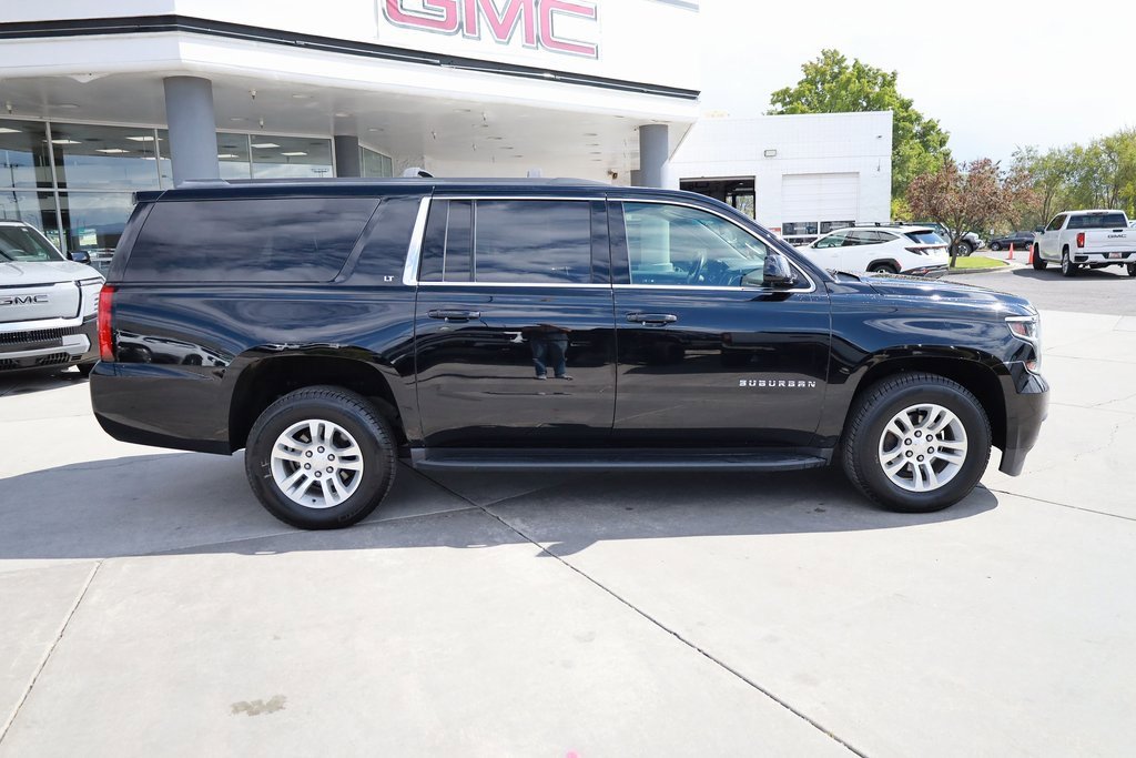 2020 Chevrolet Suburban LT photo 7