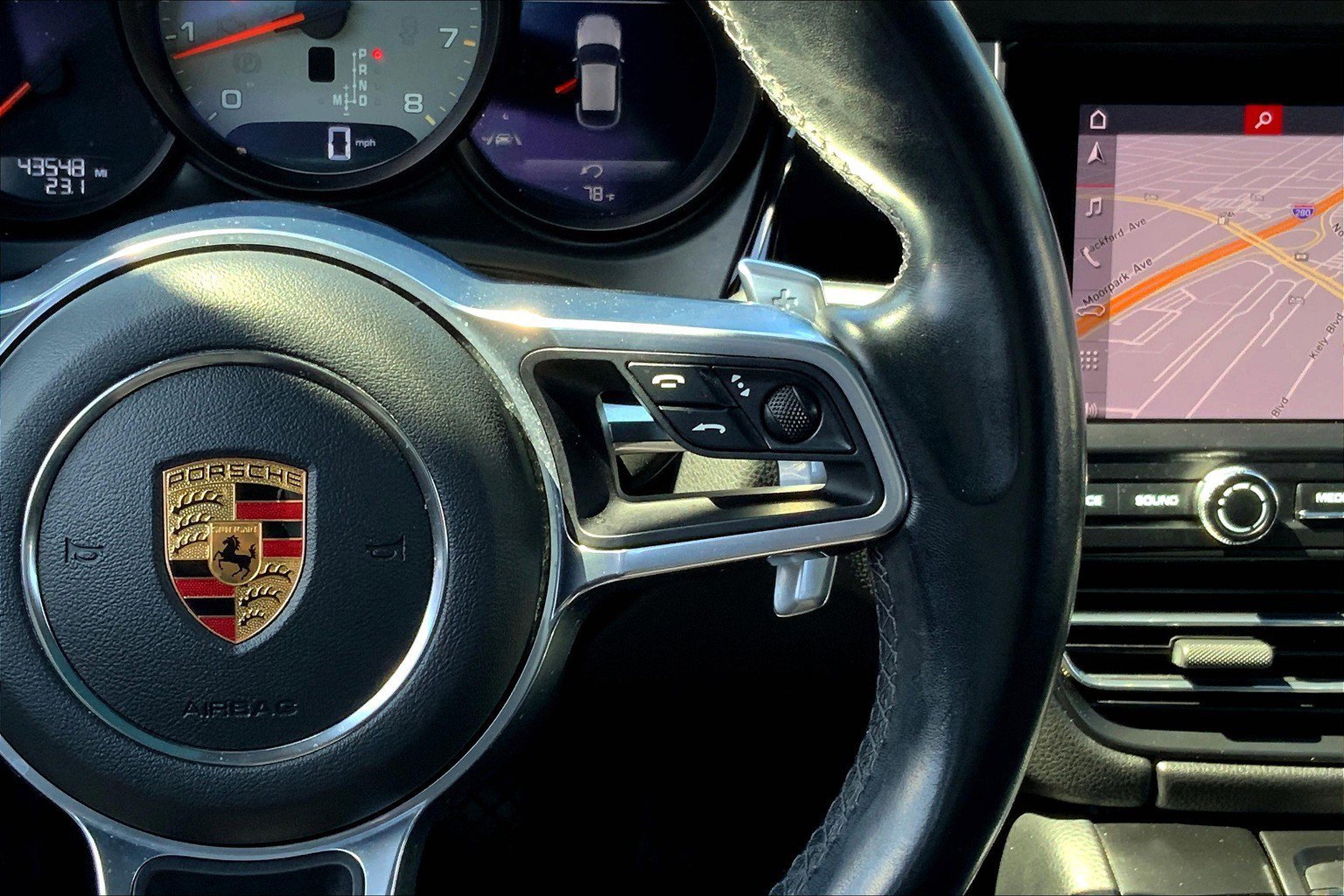 2021 Porsche Macan S photo 19