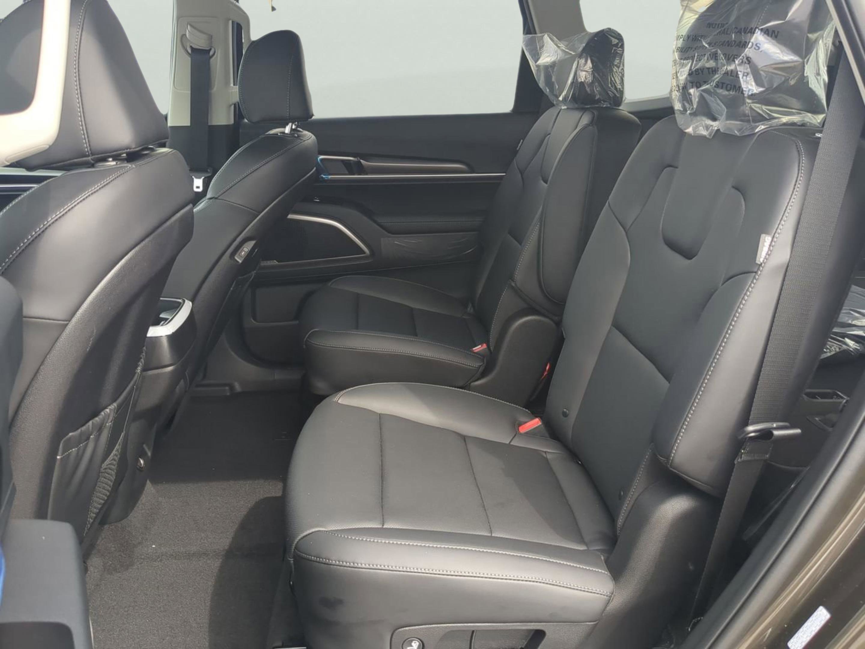 2025 Kia Telluride S photo 11