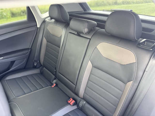 2024 Volkswagen Taos SEL photo 9