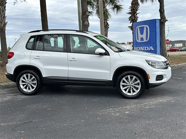 Used 2017 Volkswagen Tiguan Limited Base with VIN WVGAV7AX0HK043579 for sale in Clermont, FL