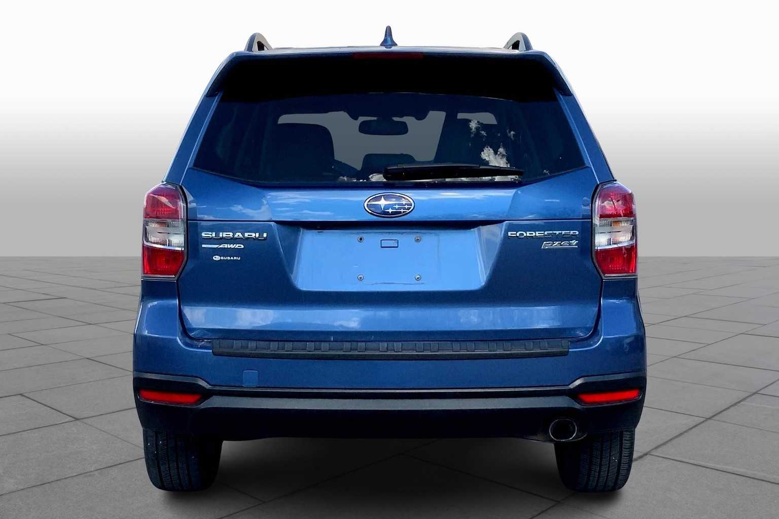 2016 Subaru Forester 2.5i Touring photo 4