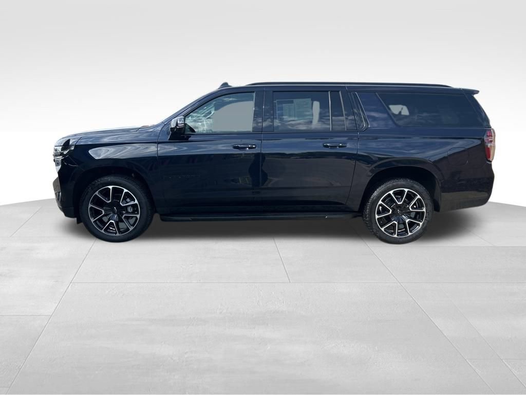 2024 Chevrolet Suburban RST photo 2