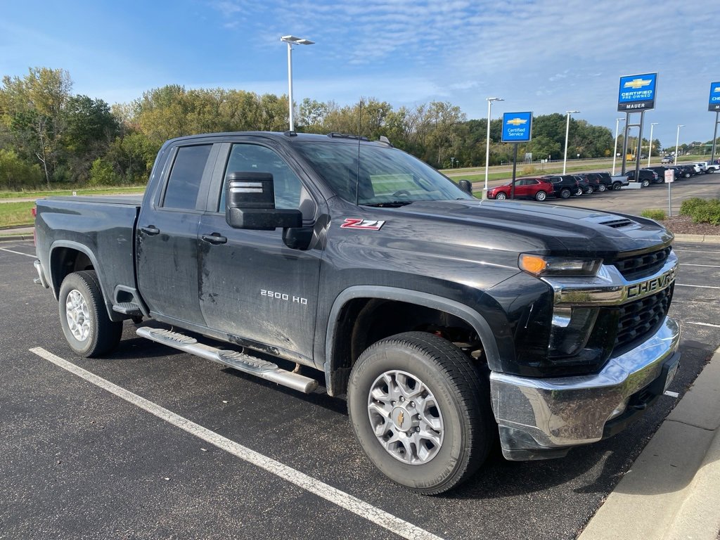 2021 Chevrolet Silverado 2500HD LT photo 2