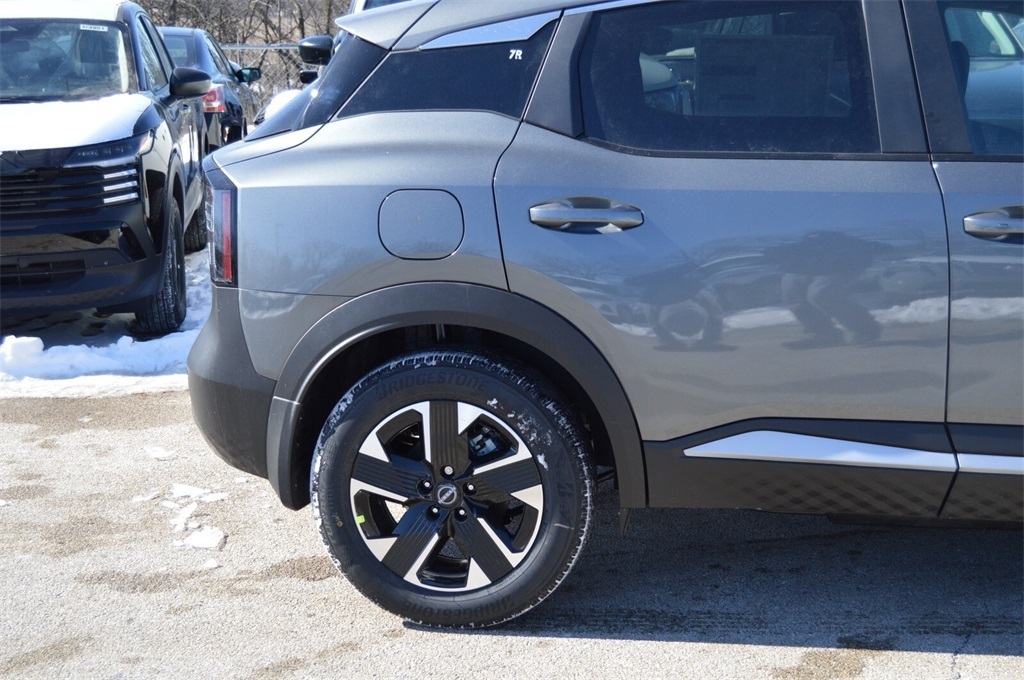 2025 Nissan Kicks SV photo 5