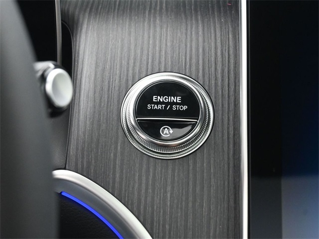 2026 Mercedes Benz GLC 300 4MATIC photo 3