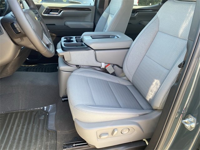 2025 Chevrolet Silverado 1500 LT photo 9