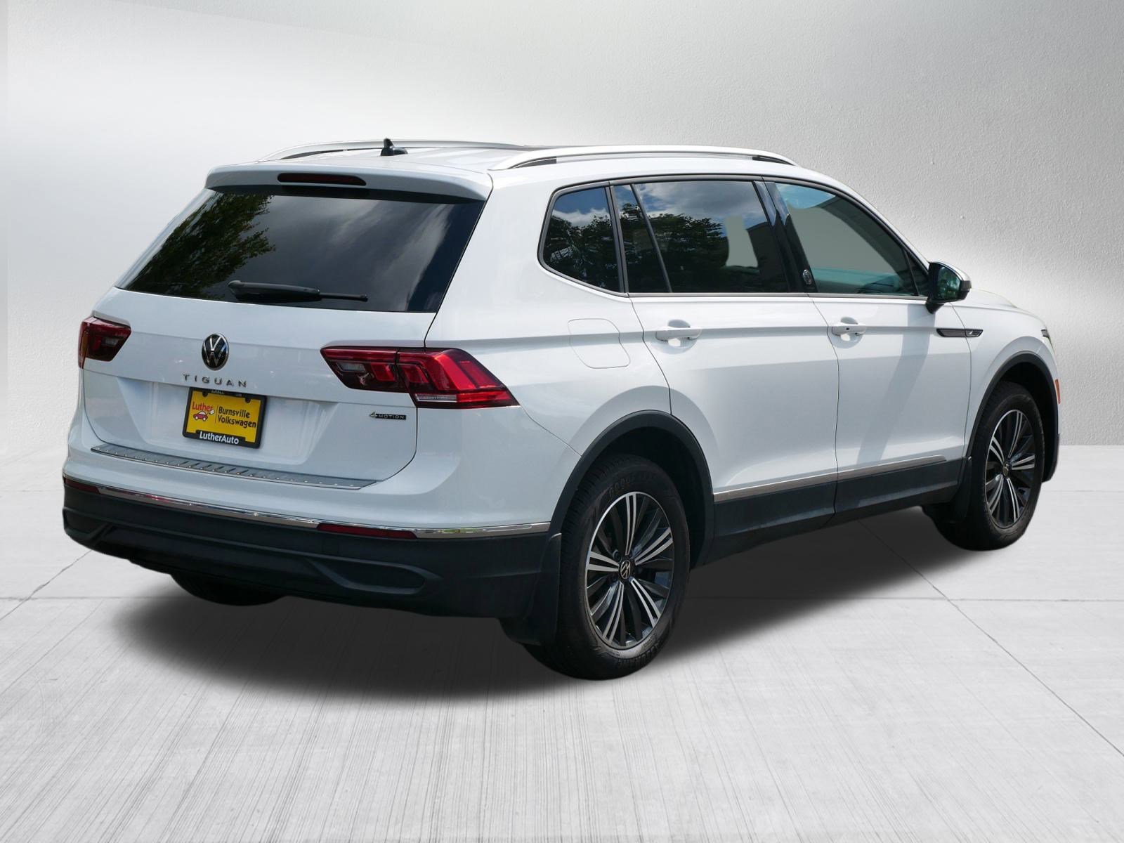 2024 Volkswagen Tiguan Wolfsburg Edition photo 6