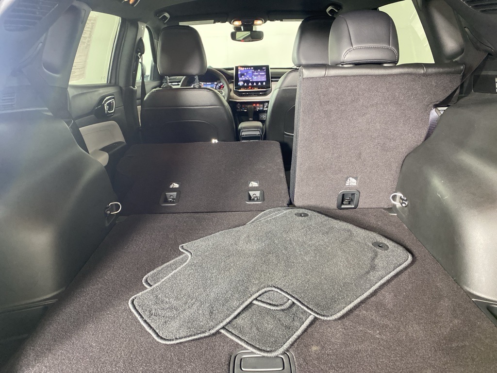 2024 Jeep Compass Limited photo 9