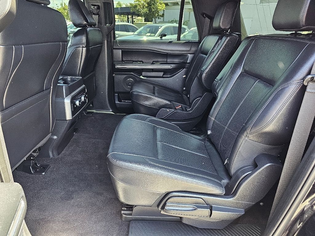 2021 Ford Expedition MAX XLT photo 9
