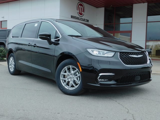 2025 Chrysler Pacifica photo 2