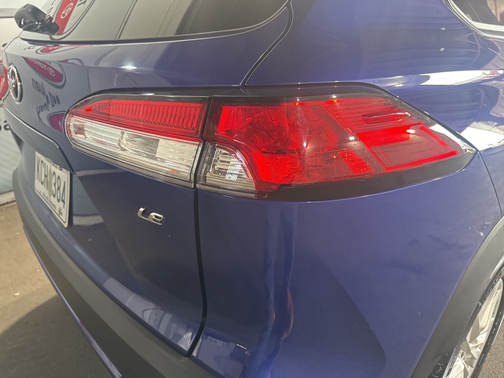 2023 Toyota Corolla Cross LE photo 14
