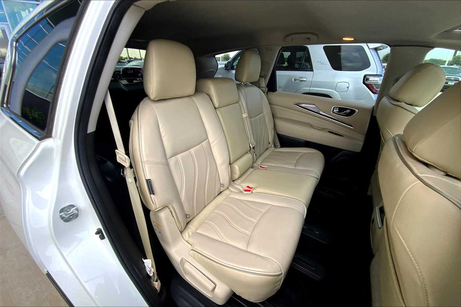 2018 Infiniti QX60 Plus Premium photo 16