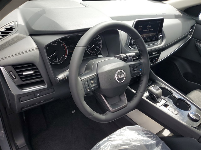 2026 Nissan Rogue SV photo 9