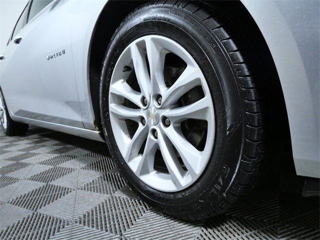 Used 2017 Chevrolet Malibu 1LT with VIN 1G1ZE5ST1HF212131 for sale in Apple Valley, Minnesota