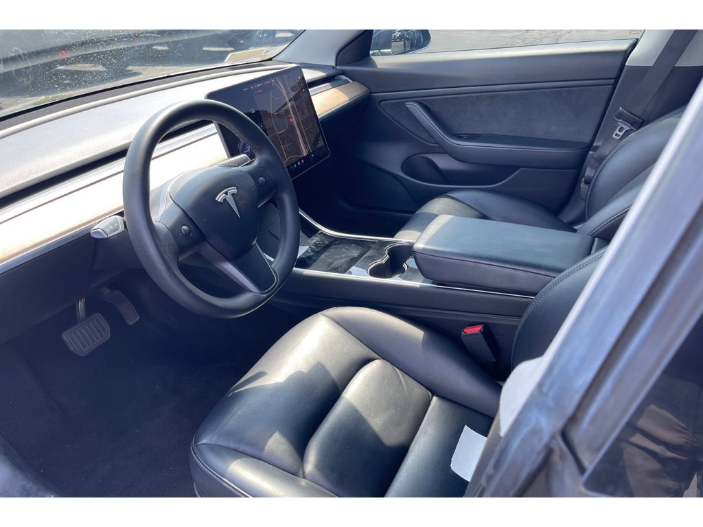 2020 Tesla Model 3 Long Range photo 9