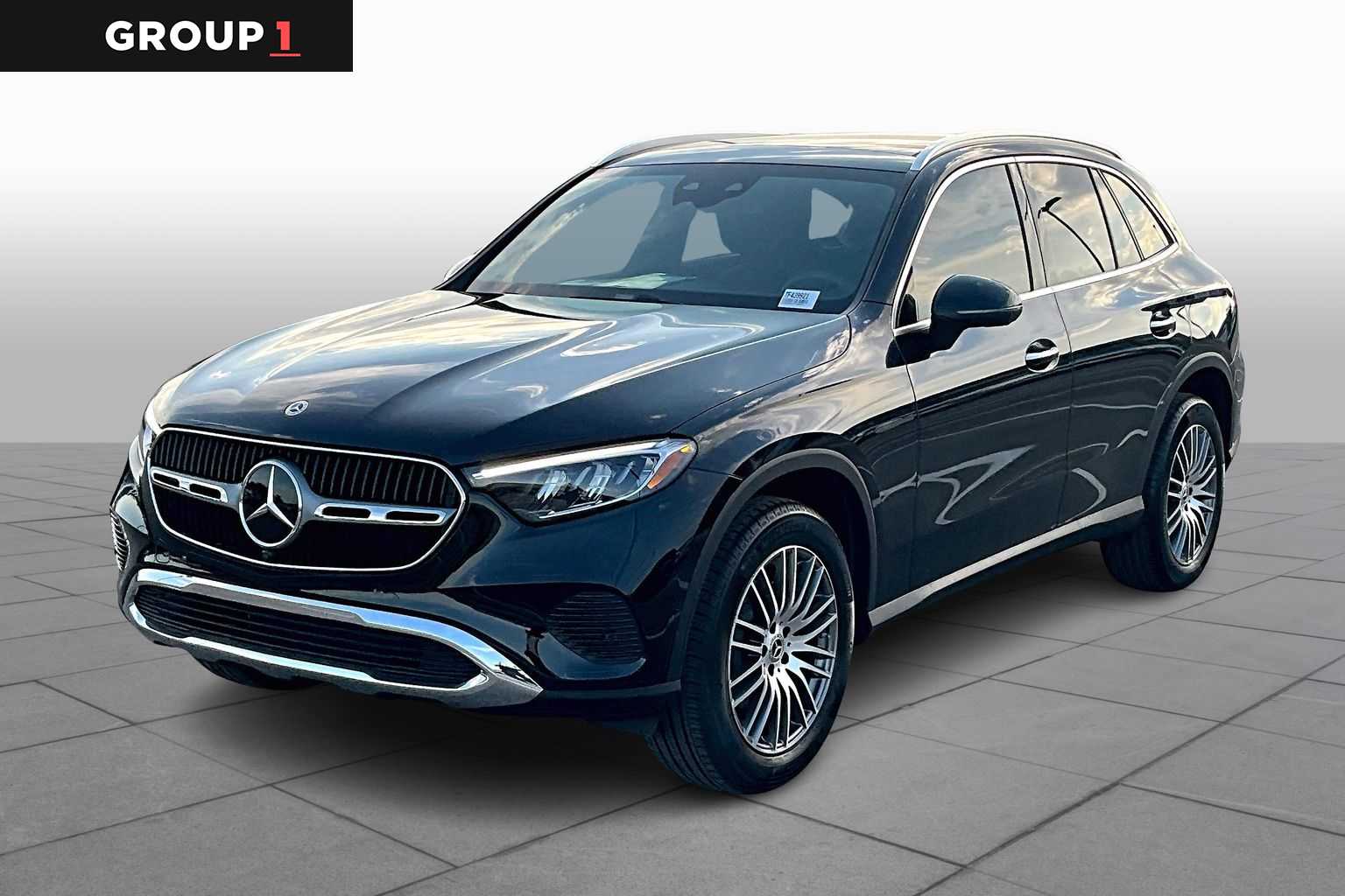 2026 Mercedes-Benz GLC Base's photo
