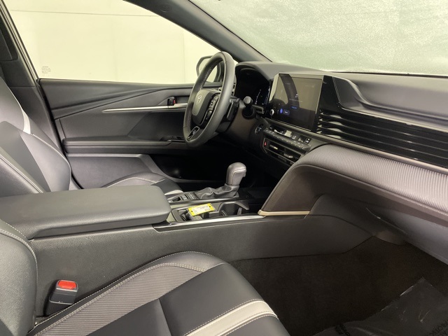 2025 Toyota Camry SE photo 11