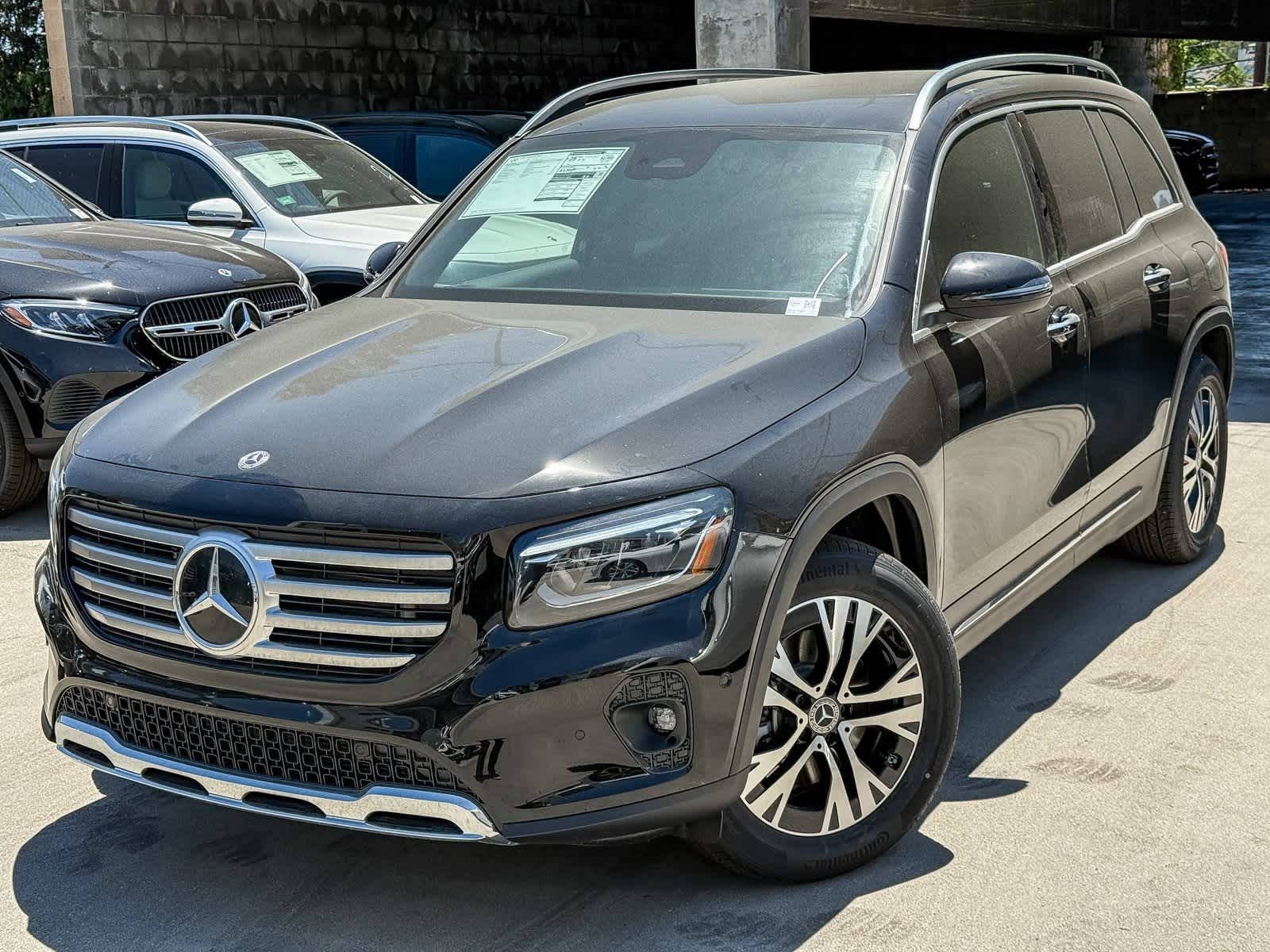 2025 Mercedes-Benz GLB Base's photo