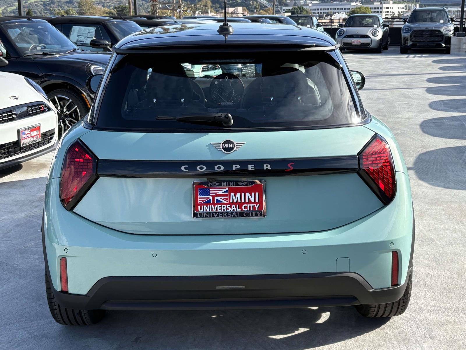 2026 Mini Cooper Hardtop S 2 Door Iconic photo 3