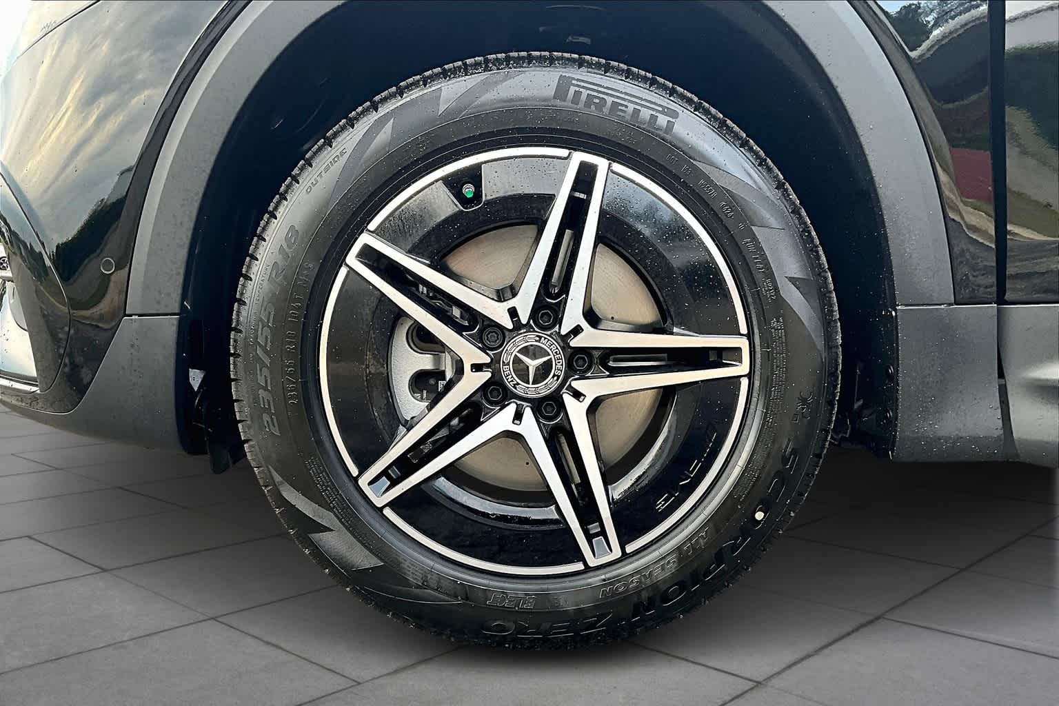 2024 Mercedes Benz EQB 300 4MATIC photo 11