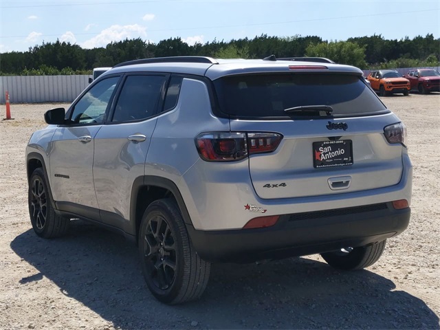 2026 Jeep Compass Latitude Altitude photo 5