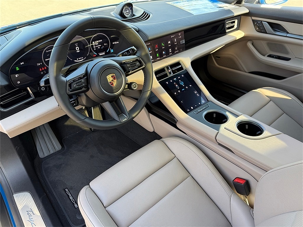 2025 Porsche Taycan 4S photo 3