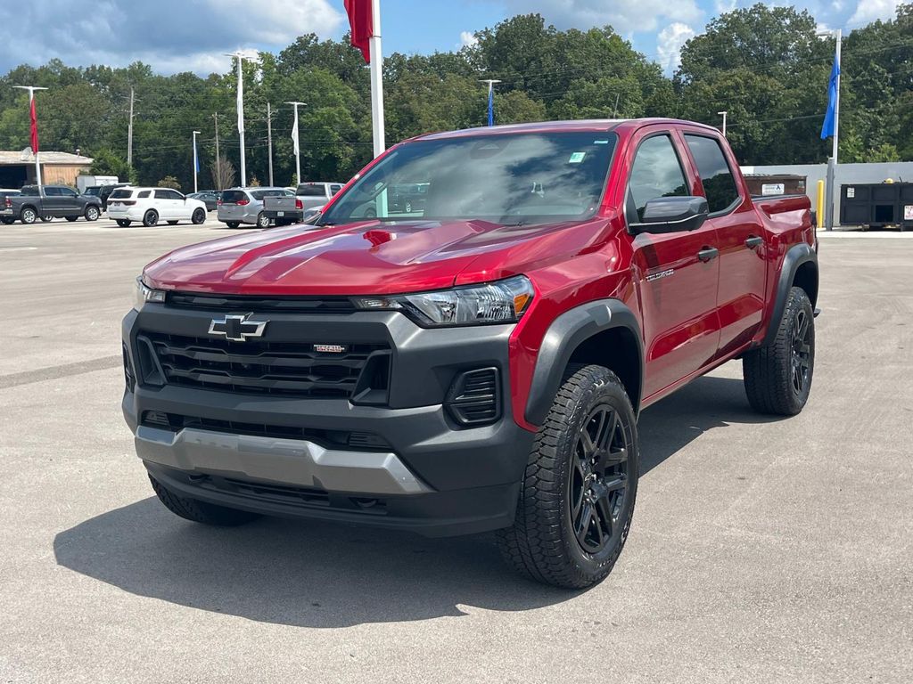 2025 Chevrolet Colorado Trail Boss photo 3