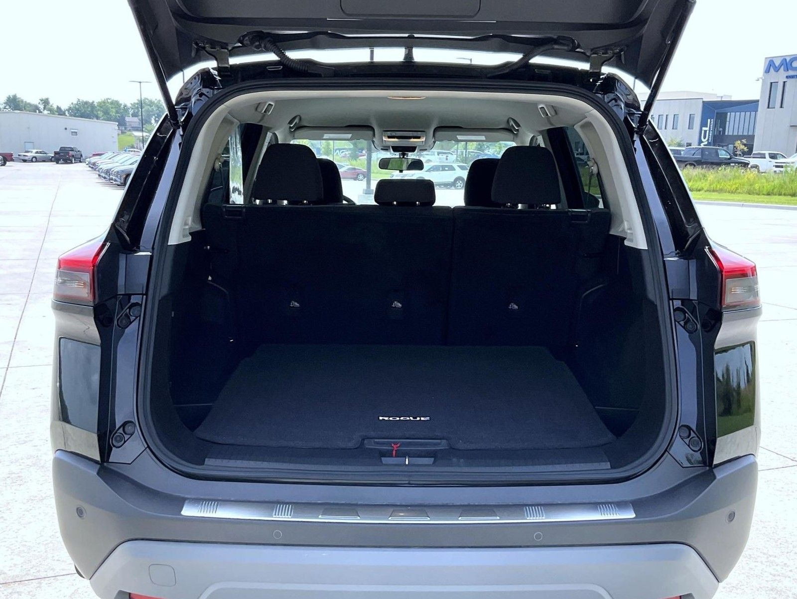 2021 Nissan Rogue SV photo 20