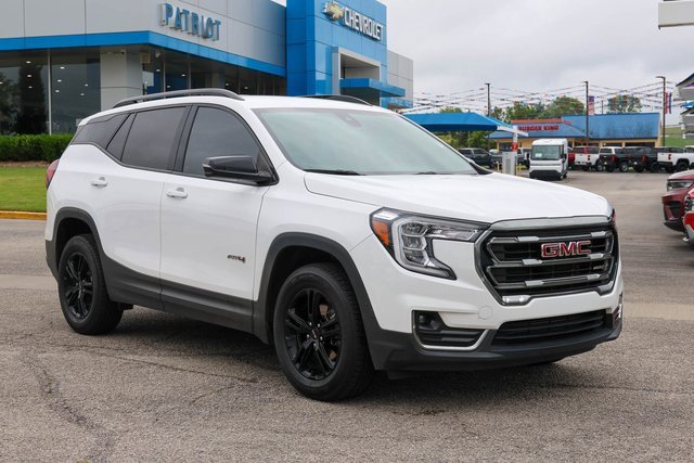 2023 GMC Terrain AT4's photo