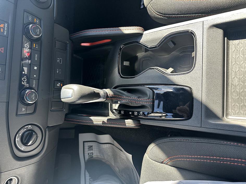 2024 Nissan Frontier PRO-4X photo 14