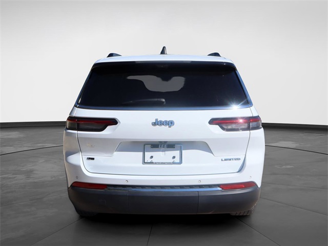 2023 Jeep Grand Cherokee Limited photo 3