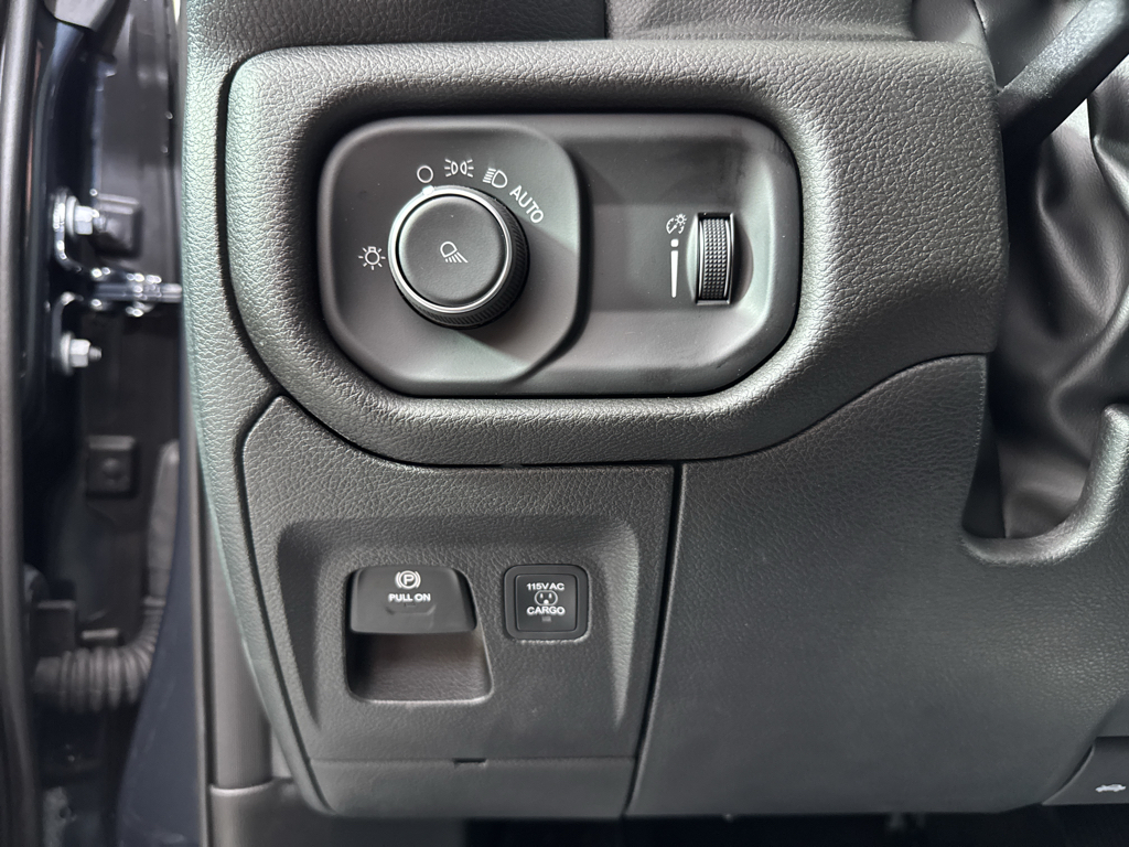 2025 Ram 1500 Tradesman photo 29