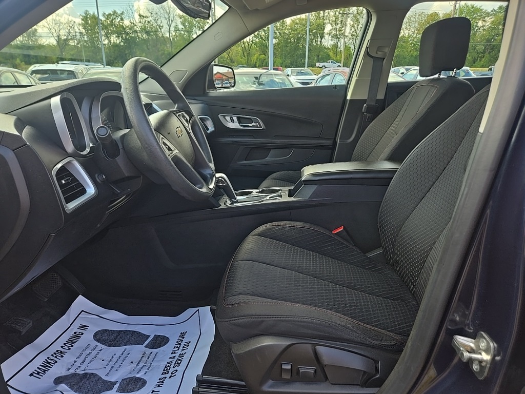 2015 Chevrolet Equinox LS photo 9