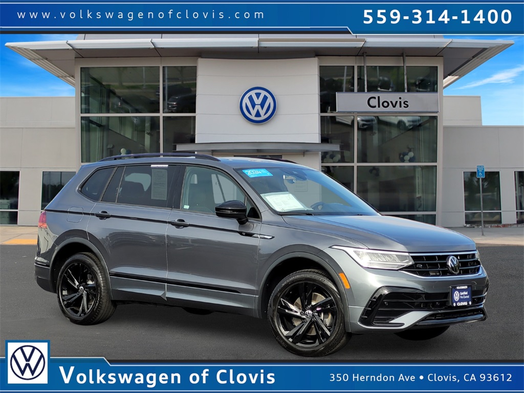 2024 Volkswagen Tiguan SE R-LINE BLACK's photo