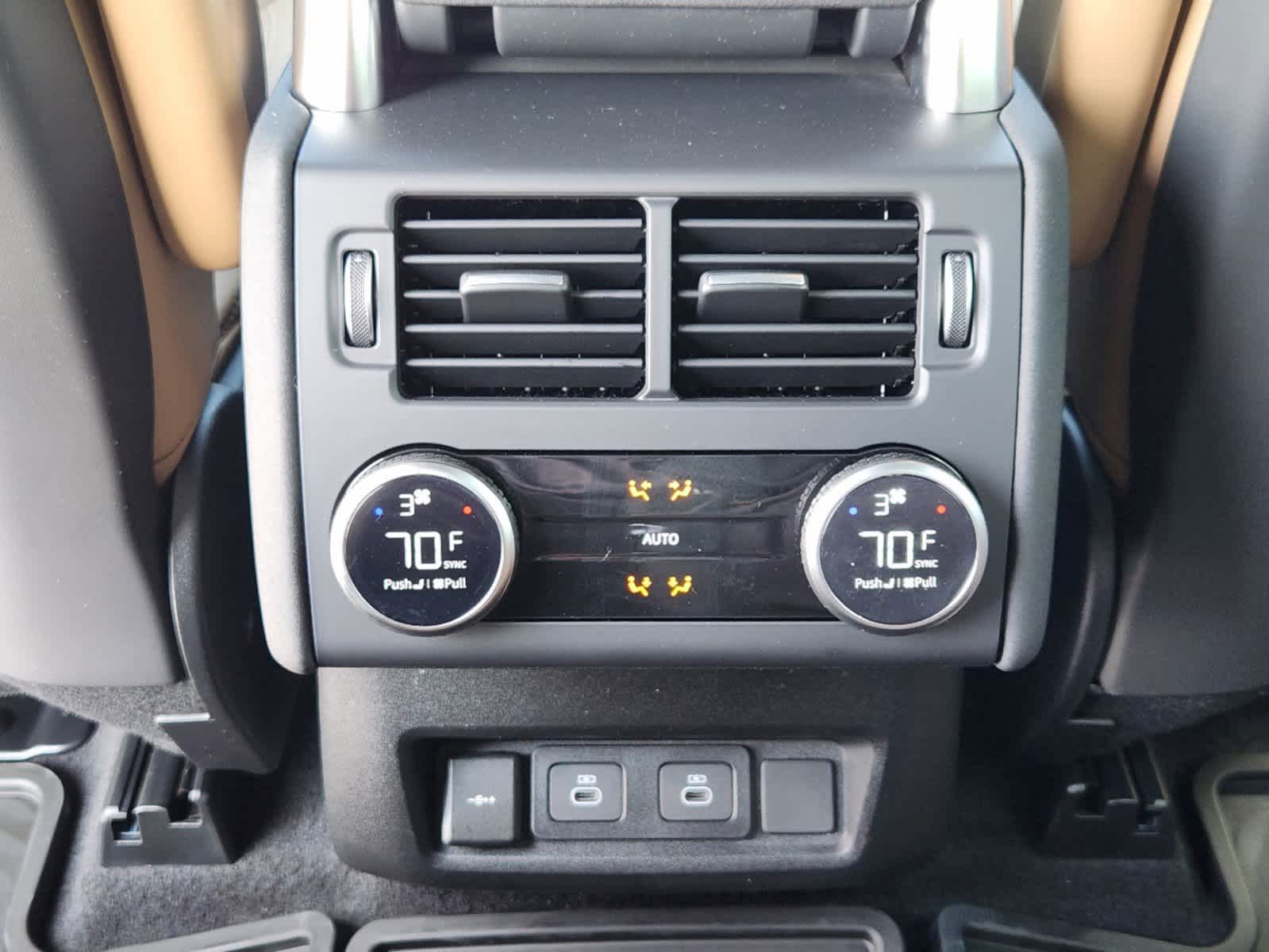 2025 Land Rover Discovery SE photo 26