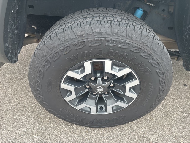 2022 Toyota Tacoma TRD Off-Road photo 16